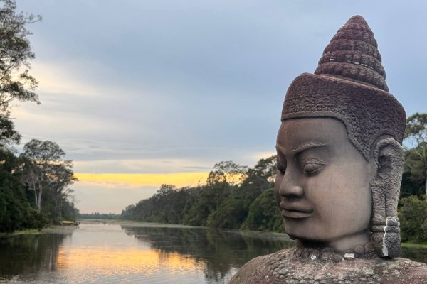 Luxury Angkor Groups Tour sunrise